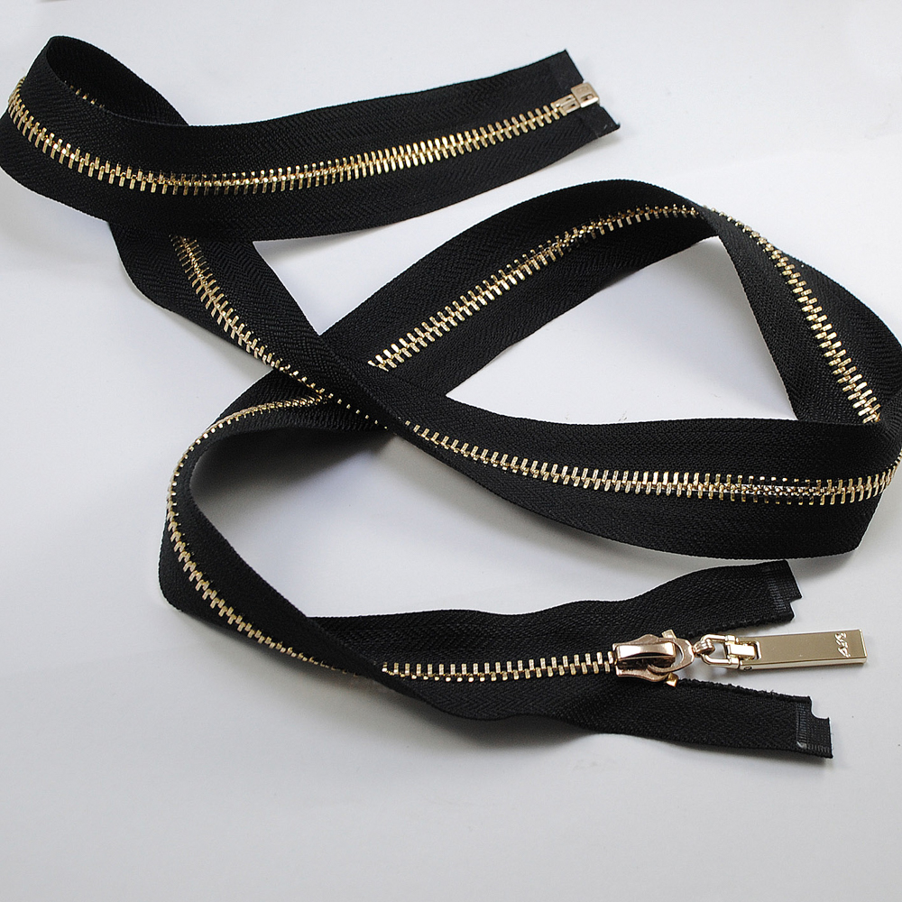 Змейка металл AR 90см №5 O/Е GOLD, черная ткань, односторонняя, бегунок со вдавленным лого, шт. Змейка Металл