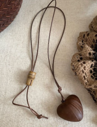 Украшение с подвеской Сердце (на шнурке), 81см, коричневый, шт. Украшения