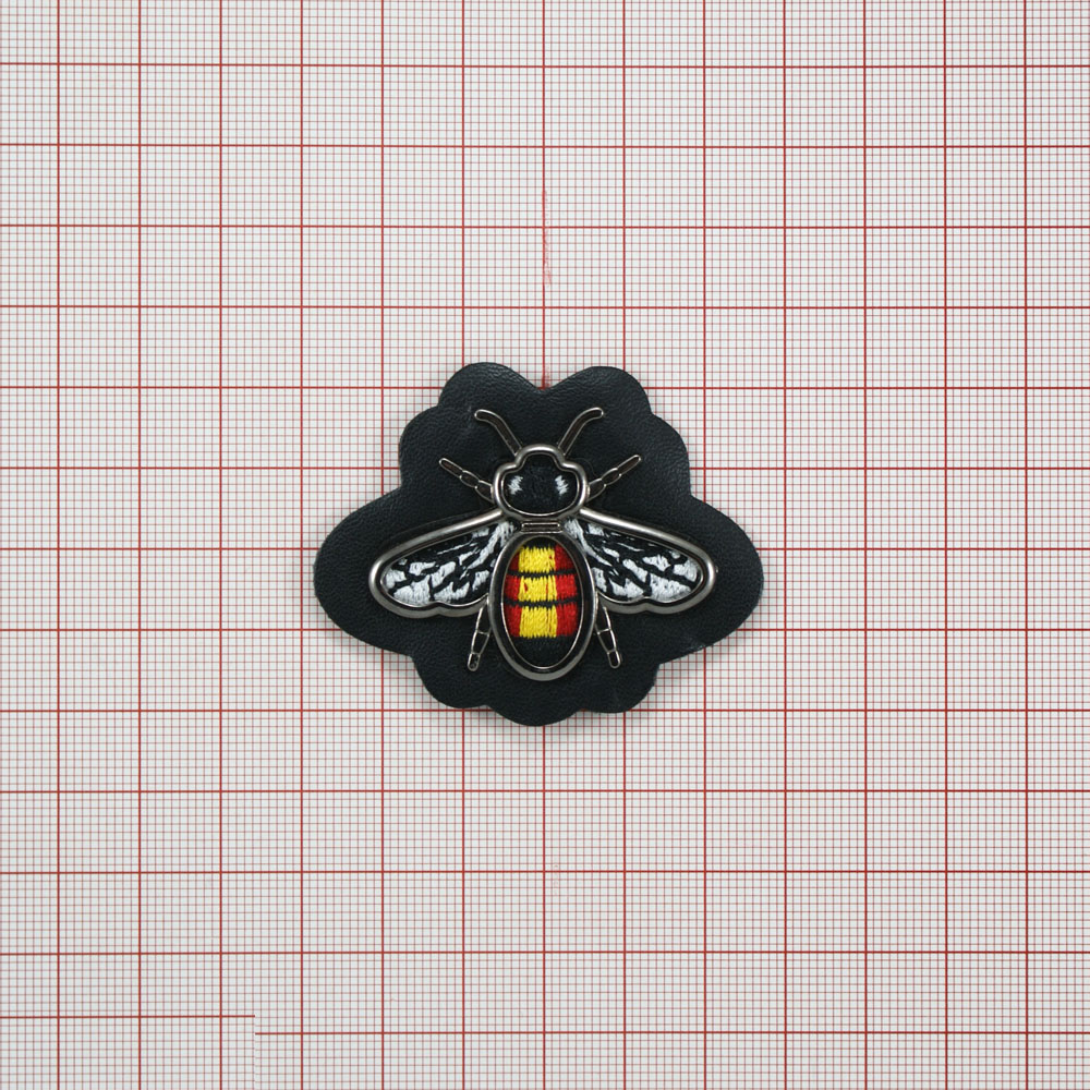 Лейба п/у, металл Муха цветная 4,5*5,5см.черный, никель, желтый, красный. Лейба Кожзам
