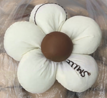 Аппликация пришивная Цветок Smile, 6*6см, белый, коричневый,  шт. Аппликации Пришивные Цветы Банты