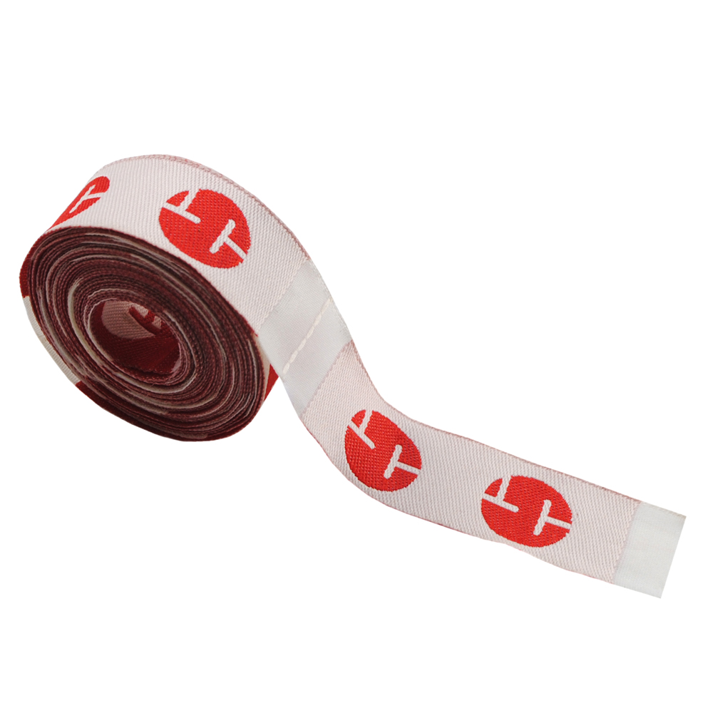 Этикетка тканевая вышитая НТ красная 2см 100м. Вышивка / этикетка тканевая