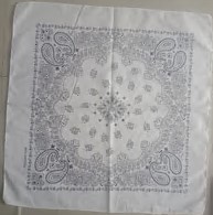 Бандана белая с черным узором, 54*54см, хлопок, шт. Украшения
