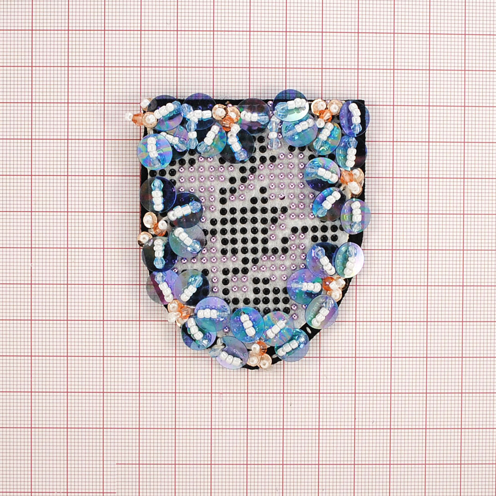 Аппликация пришивная стразы Шеврон 7,5*6см черный, белый, черный, бежевый бисер, синие пайетки, шт. Аппликации Пришивные Стразы, Бисер, Металл