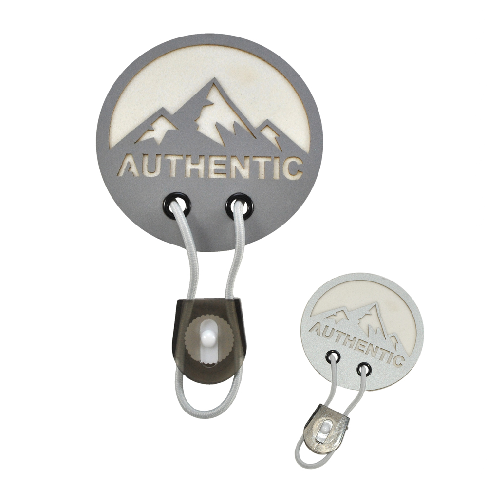 Лейба кожзам светоотражающая Authentic 6,5*6,5см серый, белый, шнурок серый шт. Лейба Кожзам