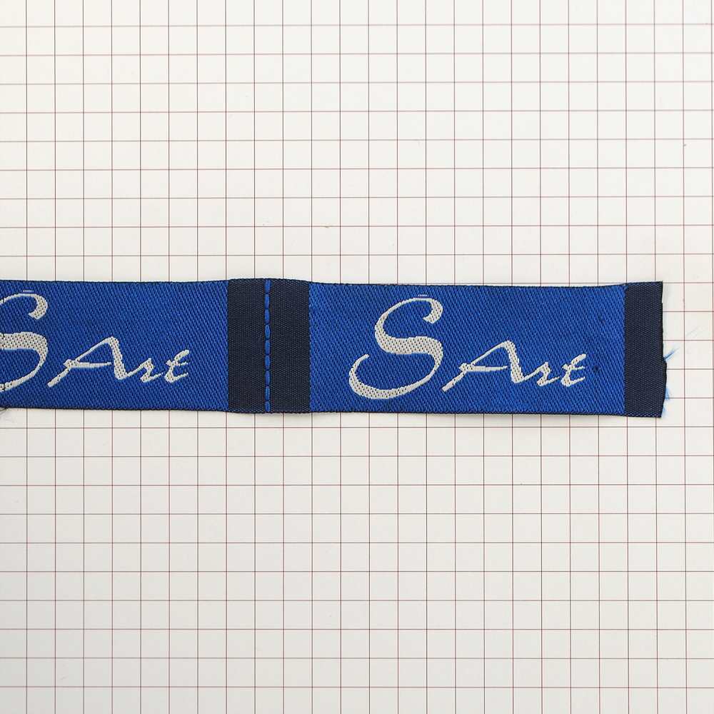 Этикетка тканевая вышитая S art  №5 /синяя/ . Вышивка / этикетка тканевая