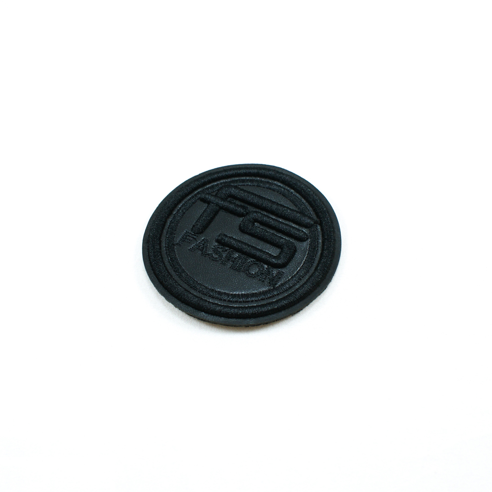 Нашивка кожзам FS Fashion вышитый 6*6см черный, вышитый лого, шт. Нашивка Кожзам