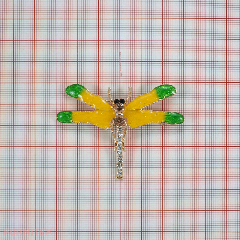 Брошь Стрекоза 6,2*4,5см золото, желтая и зеленая эмаль, белые и черные камни, большие светло-персиковые камни. Броши
