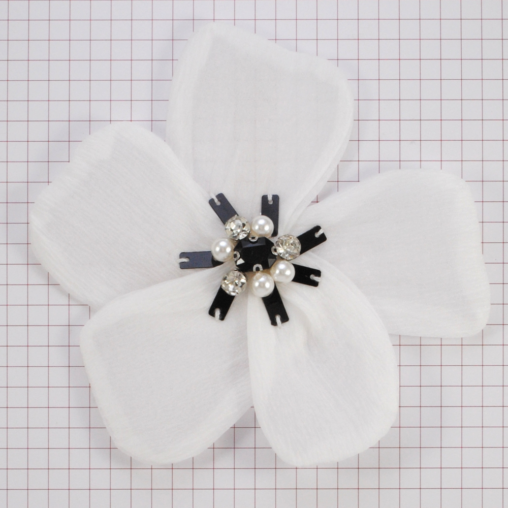 Аппликация пришивная Цветок, 10*10см, белый, черный, бусины,  шт. Аппликации Пришивные Цветы Банты