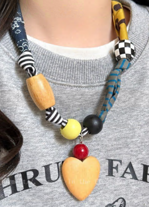 Ожерелье с бусинами Сердце, 68см, черный, белый, желтый, красный, шт. Украшения
