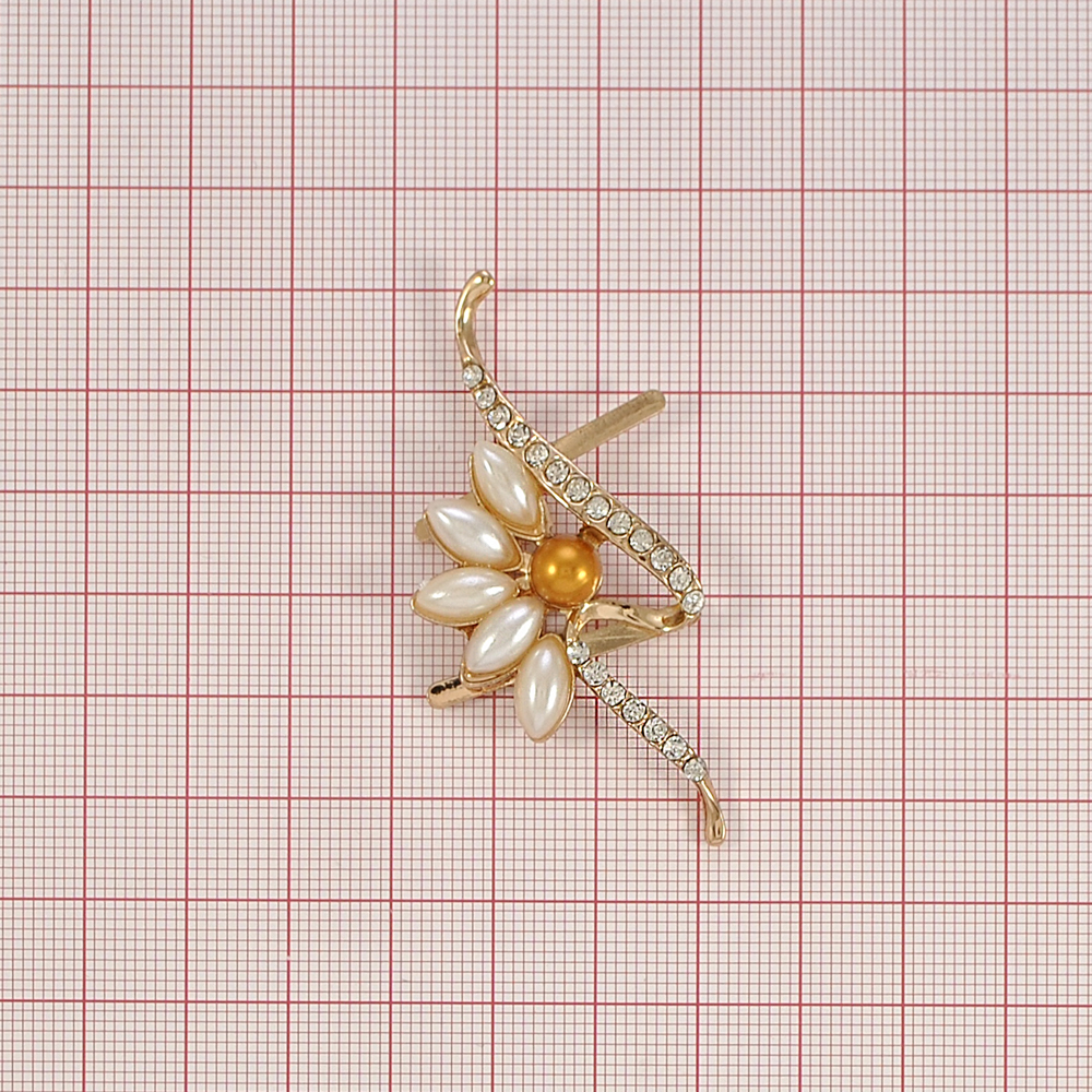 Краб металл Брошь в белом и золотом жемчуге Левый 61*25 золото, белые камни, белый и золотой жемчуг, шт. Крабы Металл Цветы, Жуки