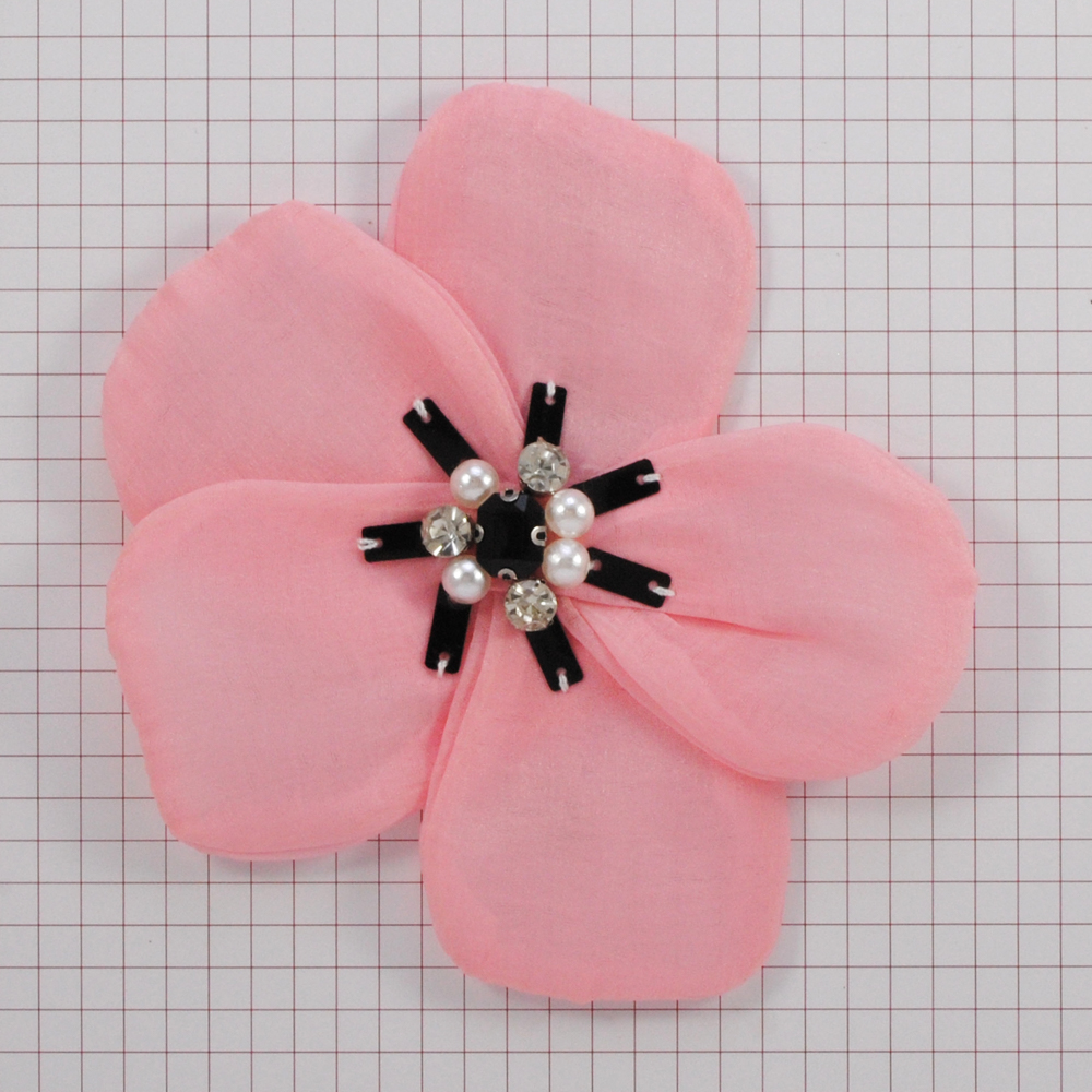 Аппликация пришивная Цветок, 10*10см, розовый, черный, прозрачные и белые бусины,  шт. Аппликации Пришивные Цветы Банты