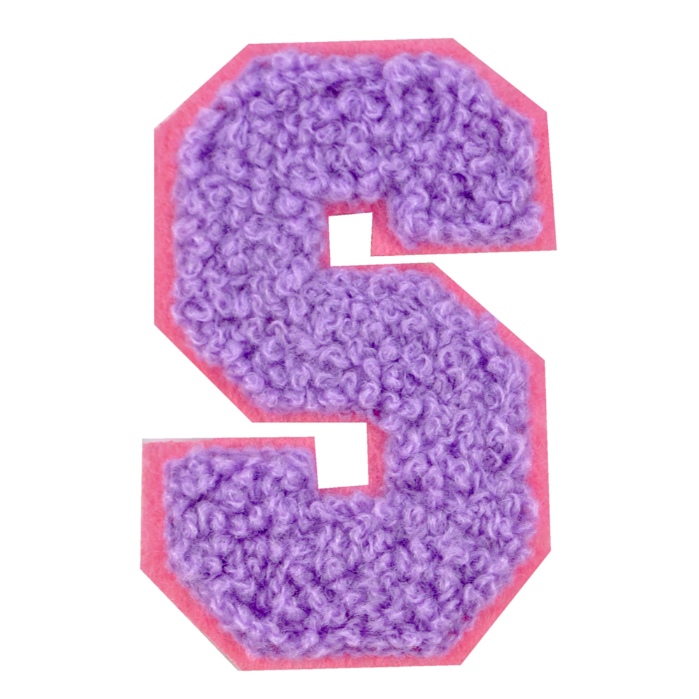 Нашивка махр. S буква лиловая, роз.фон. 45*70мм, шт. Нашивка Махровая