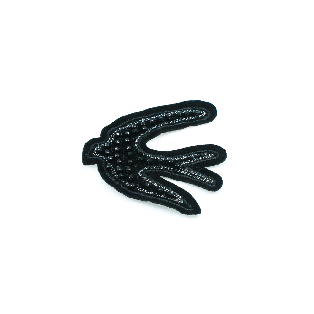 Нашивка тканевая бисер пришивная Ласточка 5,6*6,1см черно-серая вышивка, черный бисер, шт. Нашивка Стразы, Бисер