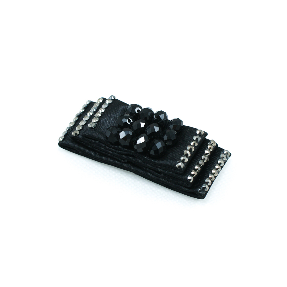 Аппликация декор Ступеньки бант черный атласный, черные бусины. Аппликация Декор