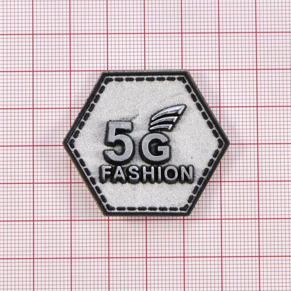 Лейба кожзам 5G, 4,5*4,5см, черный, серебро, серый фон, шт. Лейба Кожзам