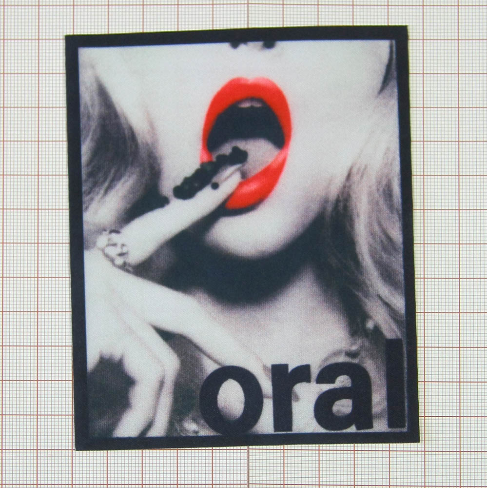 Аппликация пришивная oral Губы 9,5*11,5см, черно-белая, красный, шт. Аппликации Пришивные Постер