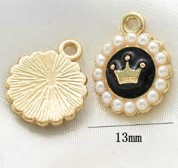 Подвеска металл с короной, 1,3см, золото, черный,  белый, шт. Подвески