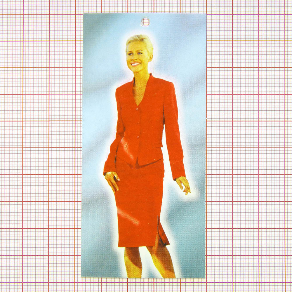 Этикетка бумажная For woman (в красном костюме). Этикетка бумага