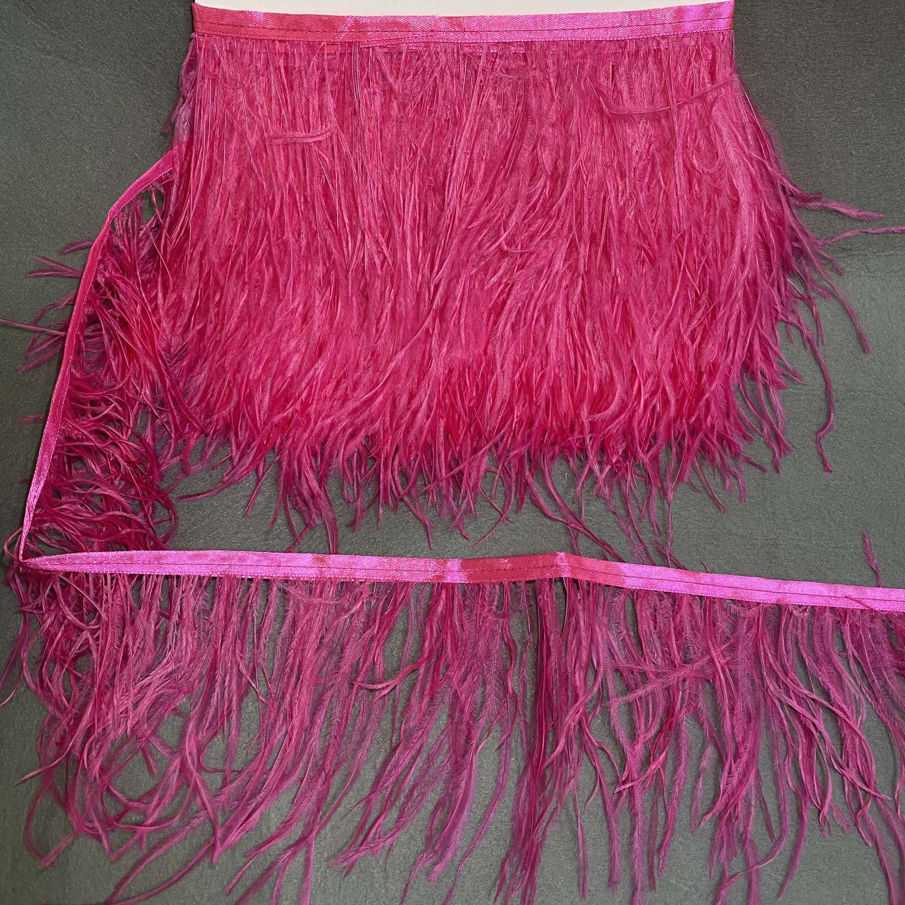 Перья в рулоне 10-14см, фуксия, ярд. Перья
