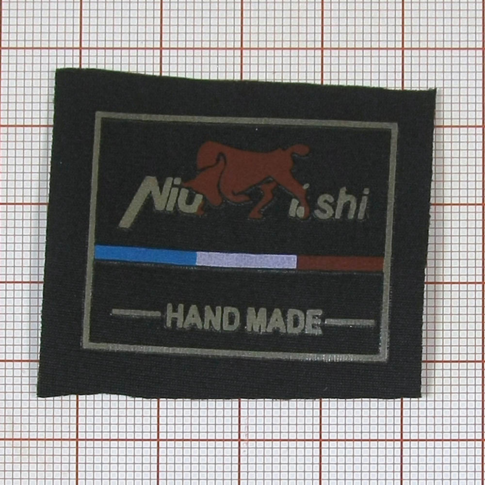 Нашивка тканевая накатанная Niu Hand Made 3,7*4,5см черная, серо-сине-бело-красный рисунок, шт. Нашивка Вышивка, Ткань