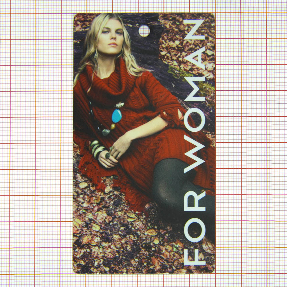 Этикетка бумажная For woman 55*100мм, скругленные углы Блондинка в красном. Этикетка бумага