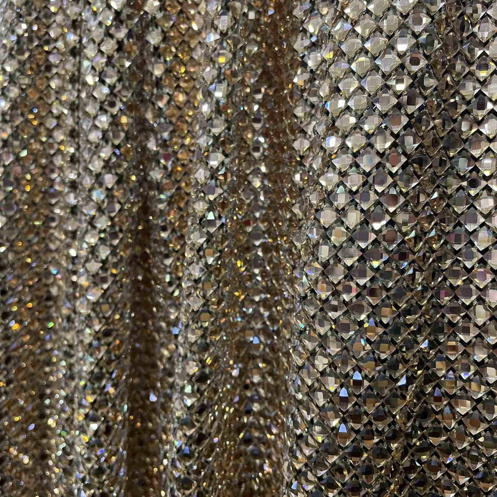 Сеть из страз "квадрат", 130см., золото, ярд. Сеть со стразами