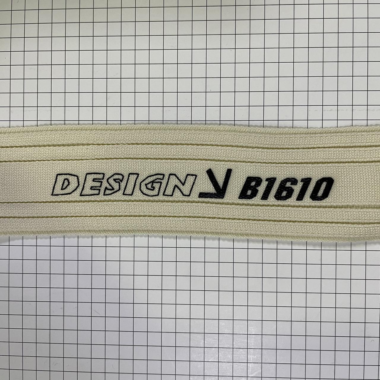 Тесьма 4см, беж., Design B1610, ярд. Тесьма