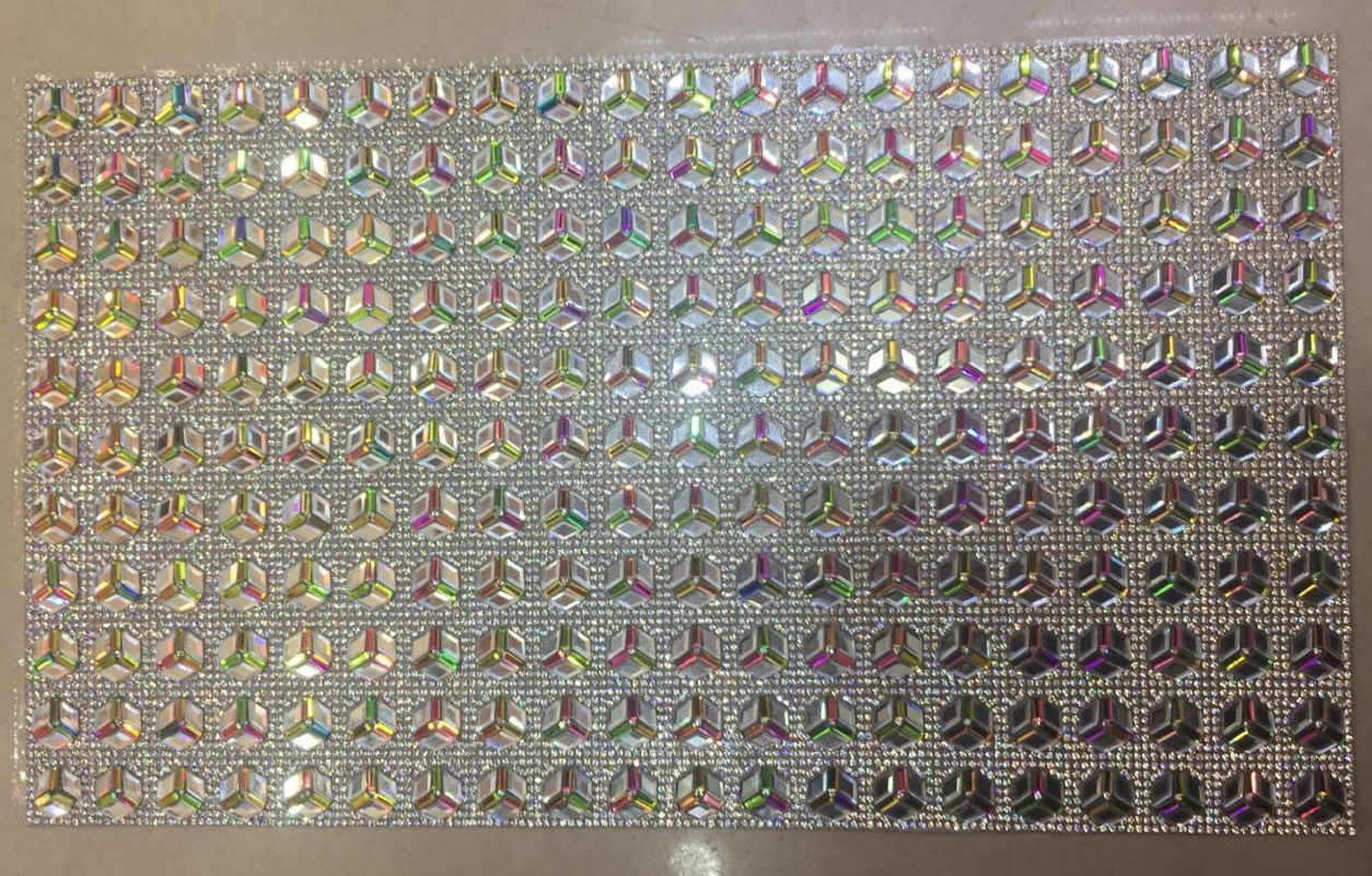 Стразы полотно клеевое белые камни, ромбы, прямоугольные 3*7мм белый хамелеон 40*24см, 1лист. Полотна из страз