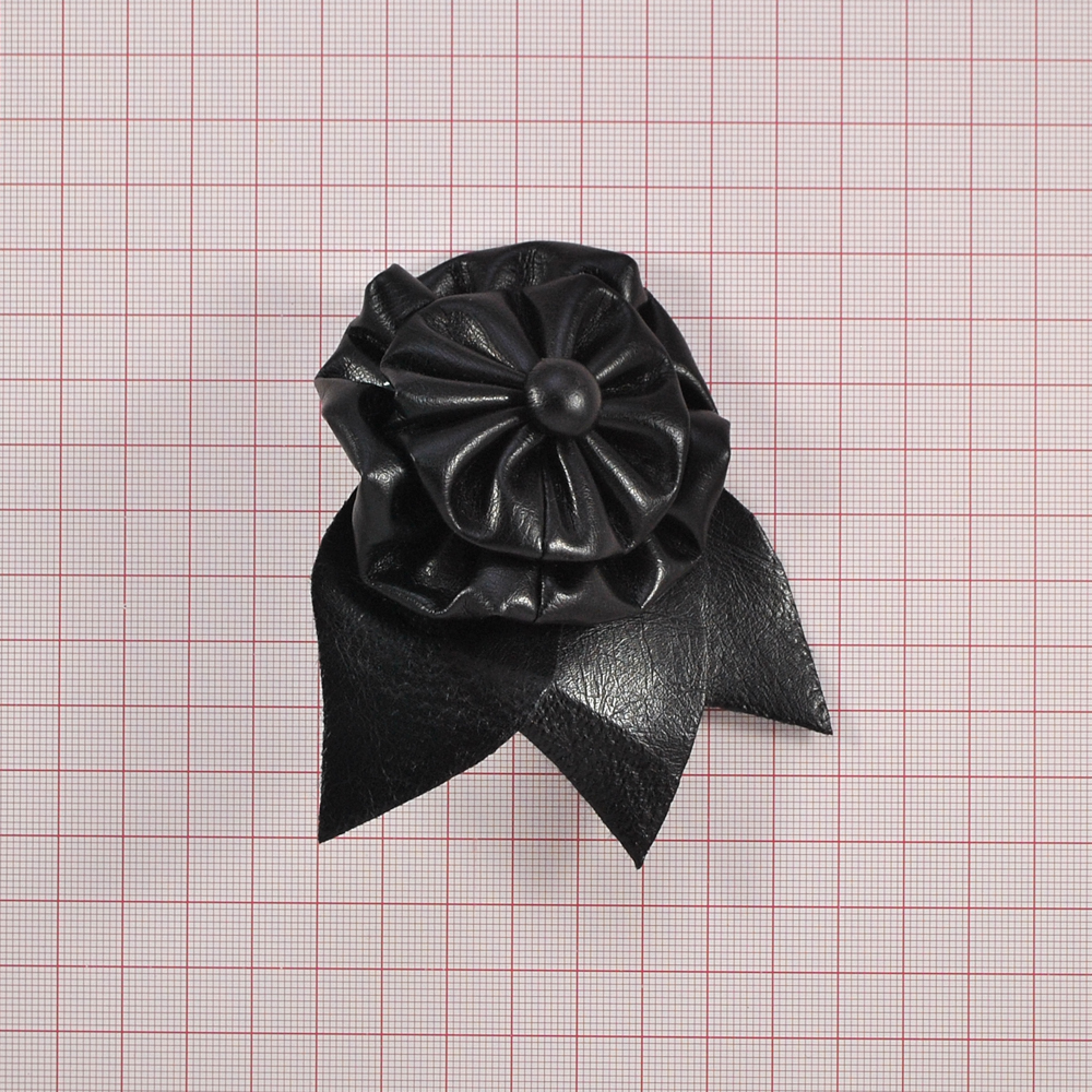 Брошь CR-0203, к/з цветок, 3 лепестка, 6,5см черный, шт. Брошь