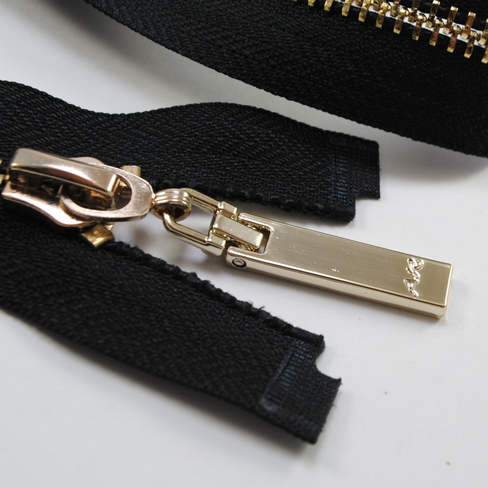 Змейка металл AR 90см №5 O/Е GOLD, черная ткань, односторонняя, бегунок со вдавленным лого, шт. Змейка Металл