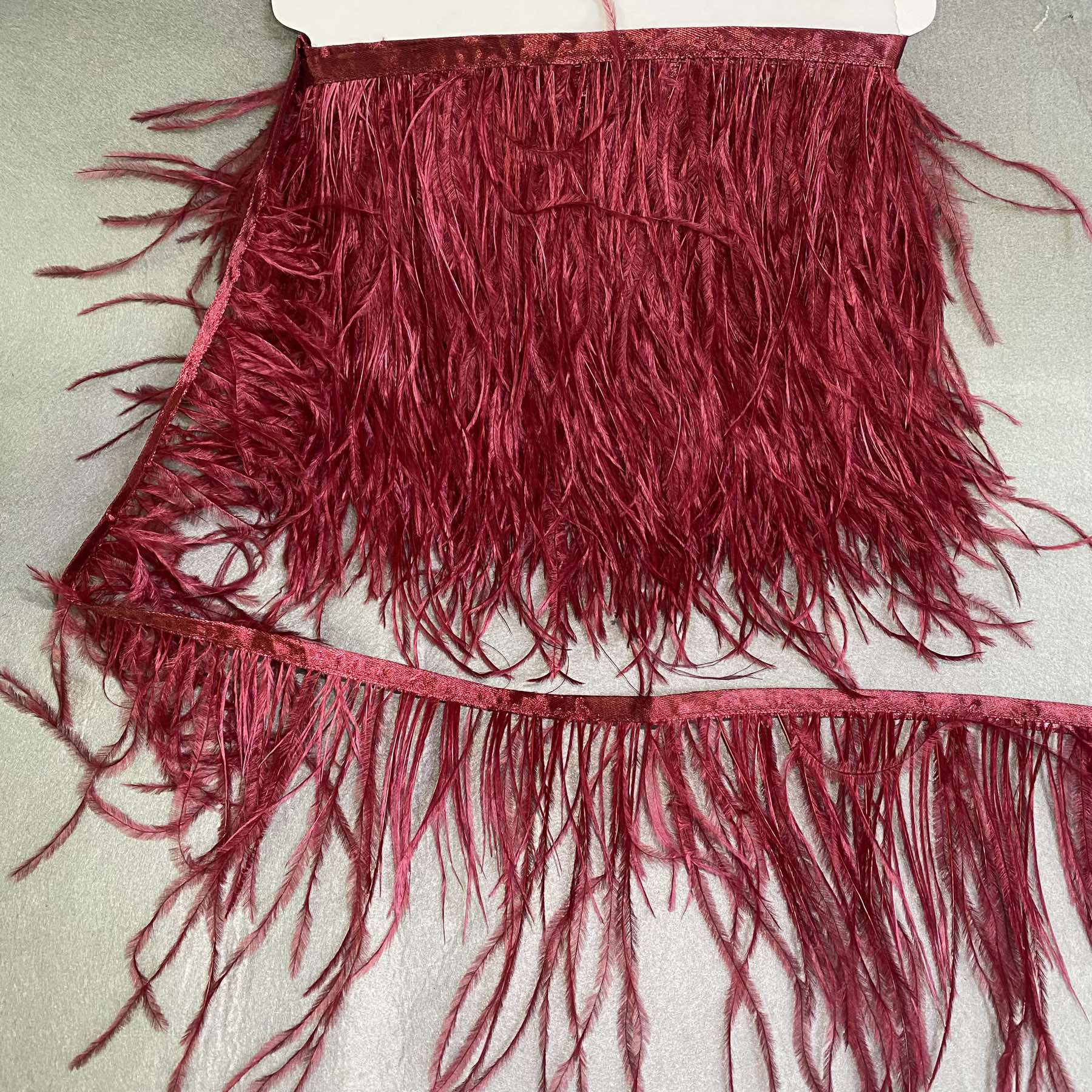 Перья в рулоне 10-14см, вишневый, ярд. Перья