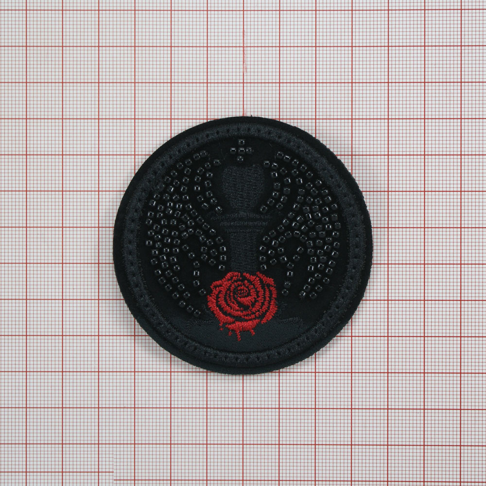 Нашивка тканевая бисер пришивная Роза-крылья 7,2см черная, красная вышивка, черный бисер, шт. Нашивка Стразы, Бисер