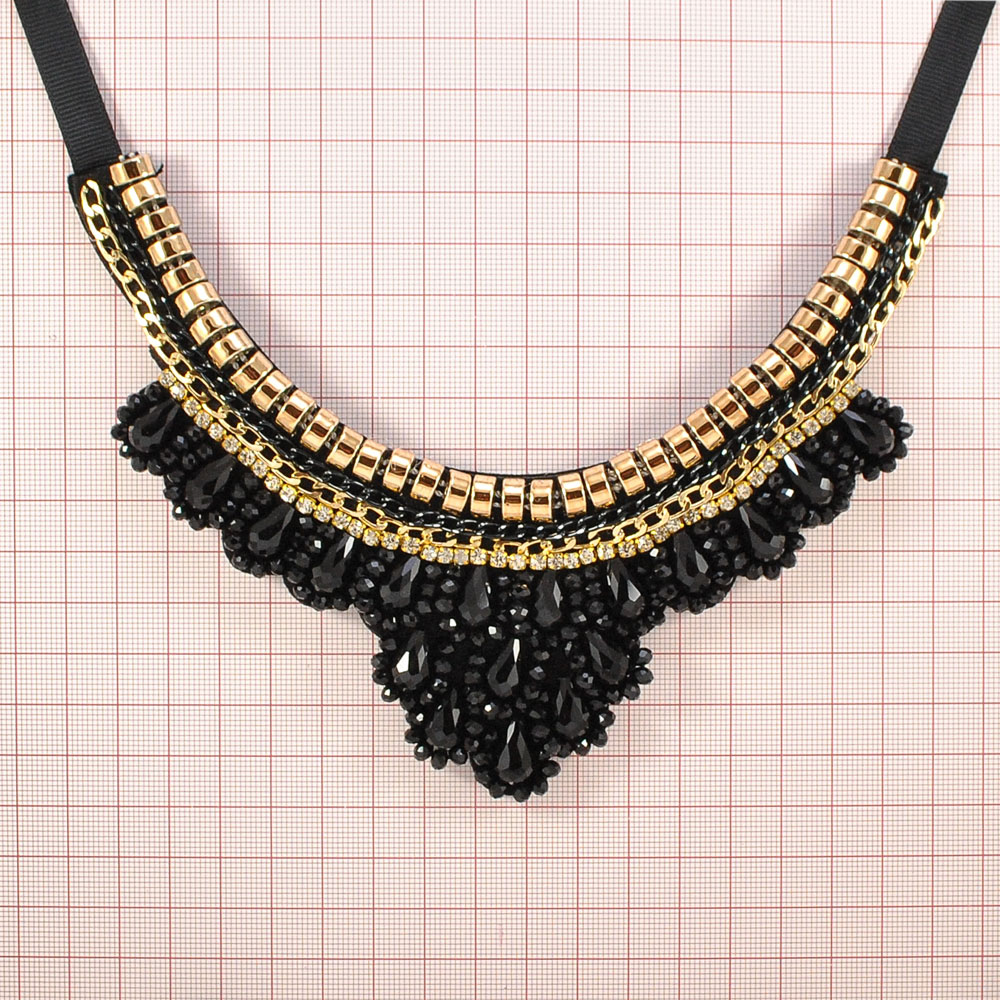 Воротник завязки, черный войлок, цепи, черный пластик камни, белые камни, шт . Воротники
