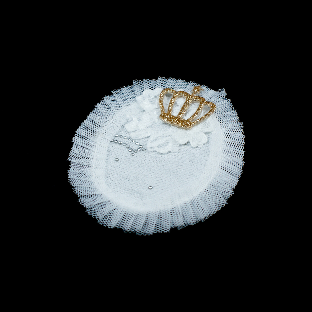 Аппликация кружевная пришивная Овал с золотой короной 7,5*8,5см белый, золотая корона, серебро металл. Аппликации Пришивные Кружевные Вязаные