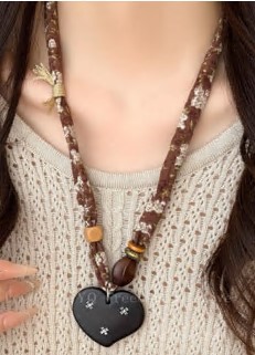 Ожерелье тканевое Сердце, 68см, коричневый, черный, шт. Украшения