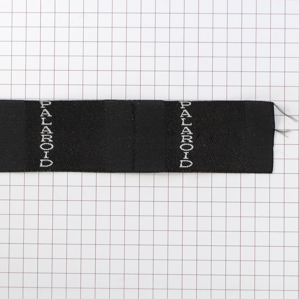 Этикетка тканевая вышитая Palaroid 2,5см , черный, флажок., 100м. Вышивка / этикетка тканевая