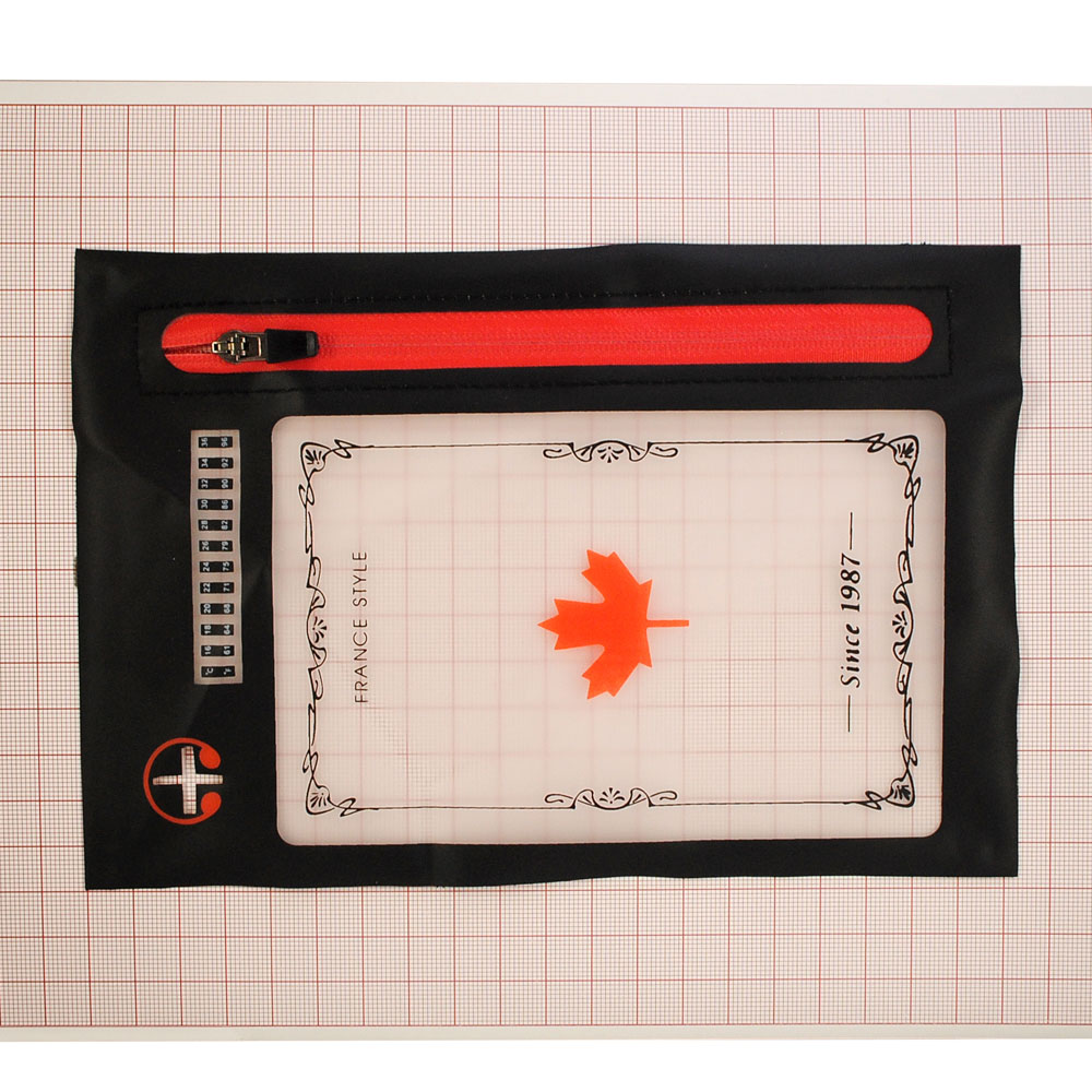 Аппликация пришивная кожзам Кленовый лист карман 22*15, черный и красный, шт. Нашивка Кожзам