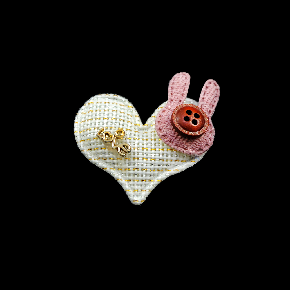 Аппликация тканевая пришивная детская Сердце Love с зайцем и пуговицей, люрекс, 4.6*4см, золото, желтый, розовый, коричневый, бежевый, шт. Нашивка Детская