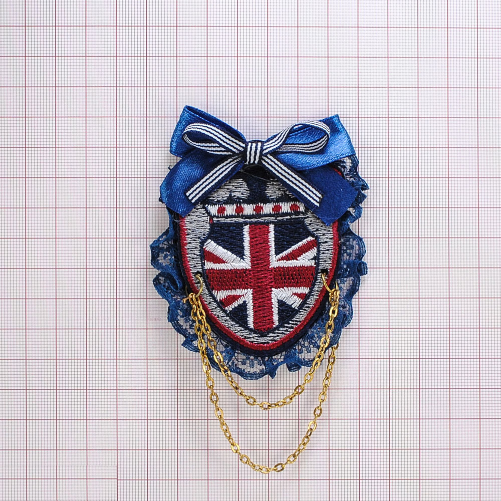 Брошь №183 Британия, синяя оборка, пуговица NIKEL, цепи GOLD, шт. Броши