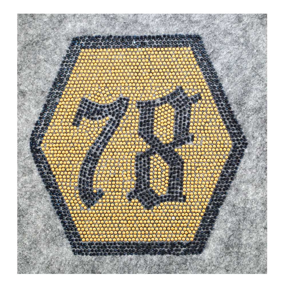 Термоаппликация из страз Сота 78 13,5*13,5см, черный, золото, шт. Аппликации клеевые Рисунки из страз