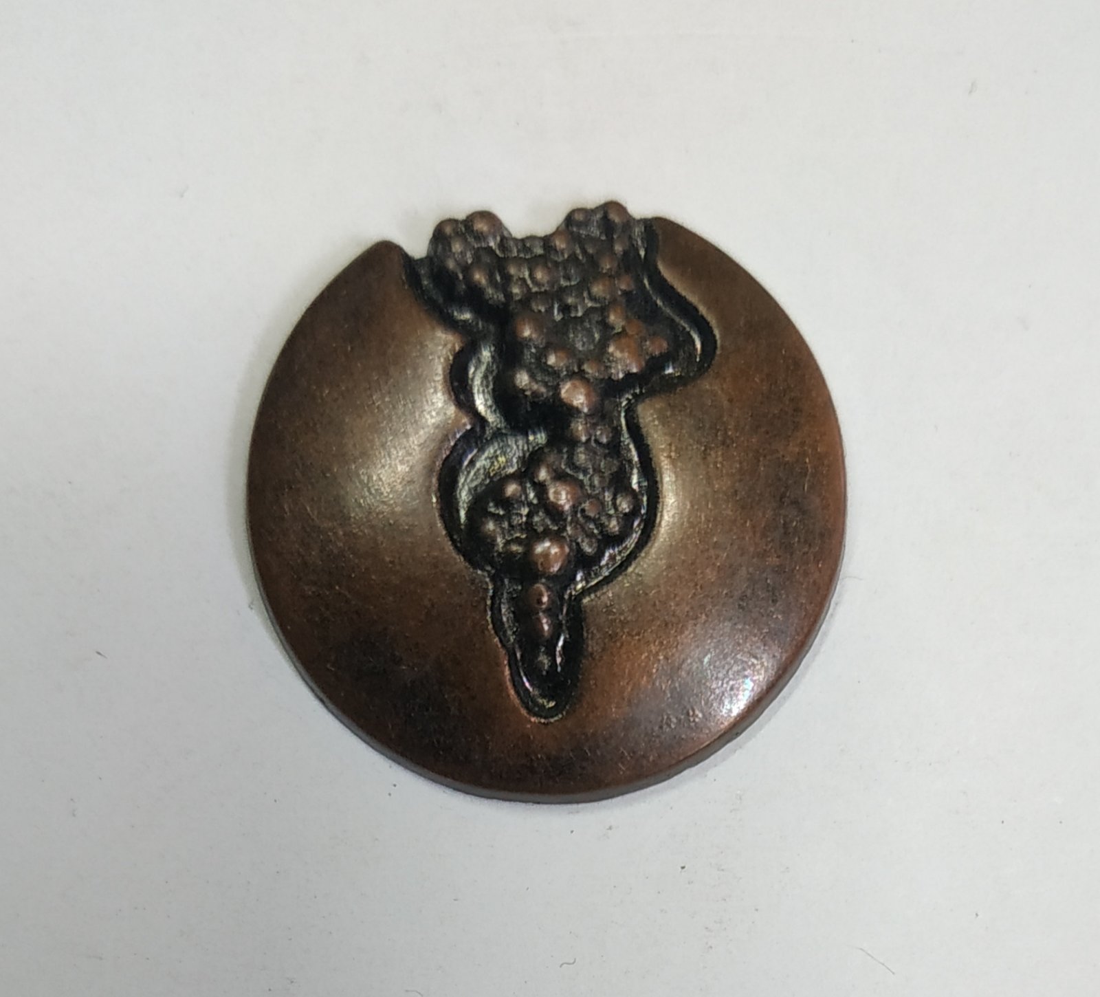 Пуговица TR-62-36 medn 23мм. Пуговица металлизированная