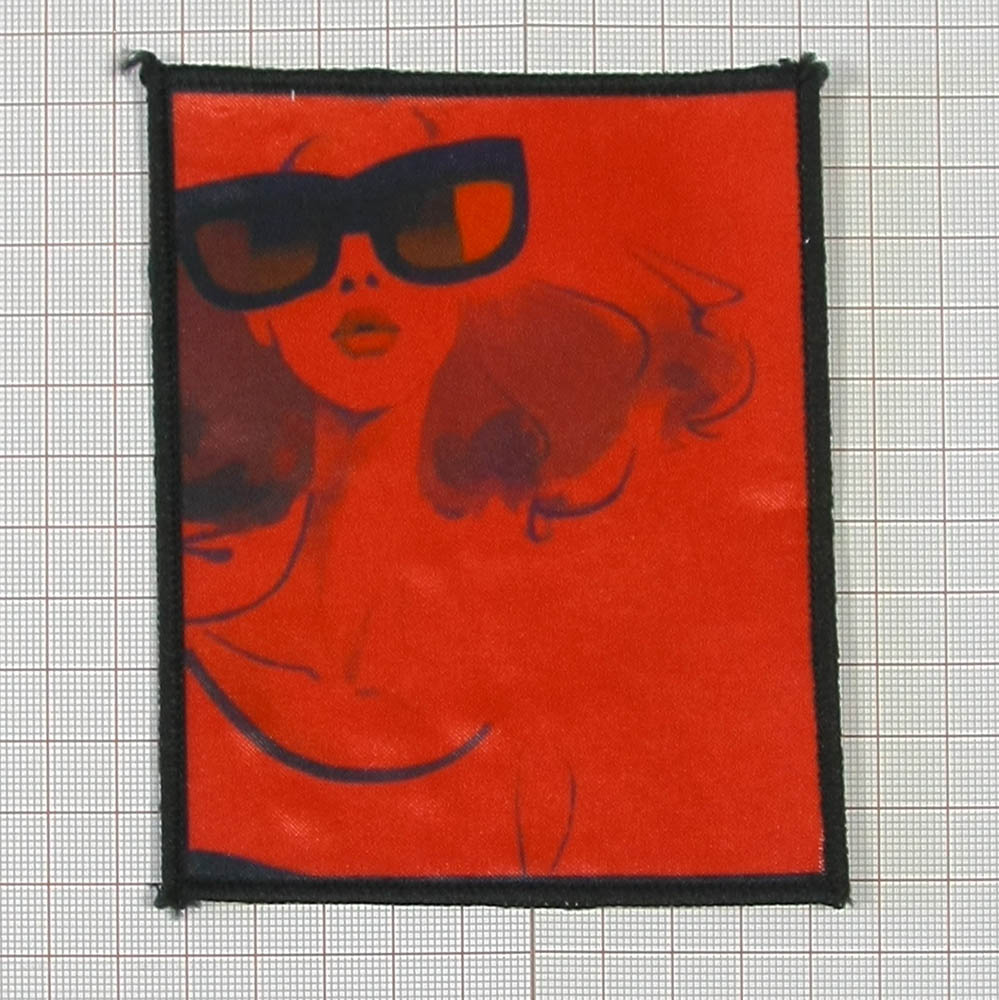 Нашивка тканевая Красная девочка Очки 10*12см, красный фон, черная рамка и рисунок, шт. Нашивка Ткань, Войлок