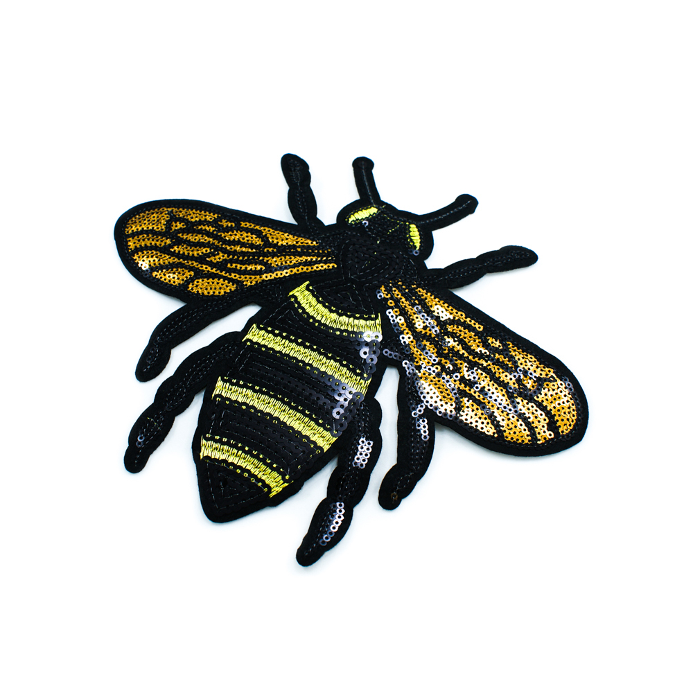 Аппликация пришивная пайетки Пчела золотые крылья 22*19см желтые нити, черные, золотые пайетки, шт. Аппликации Пришивные Пайетки