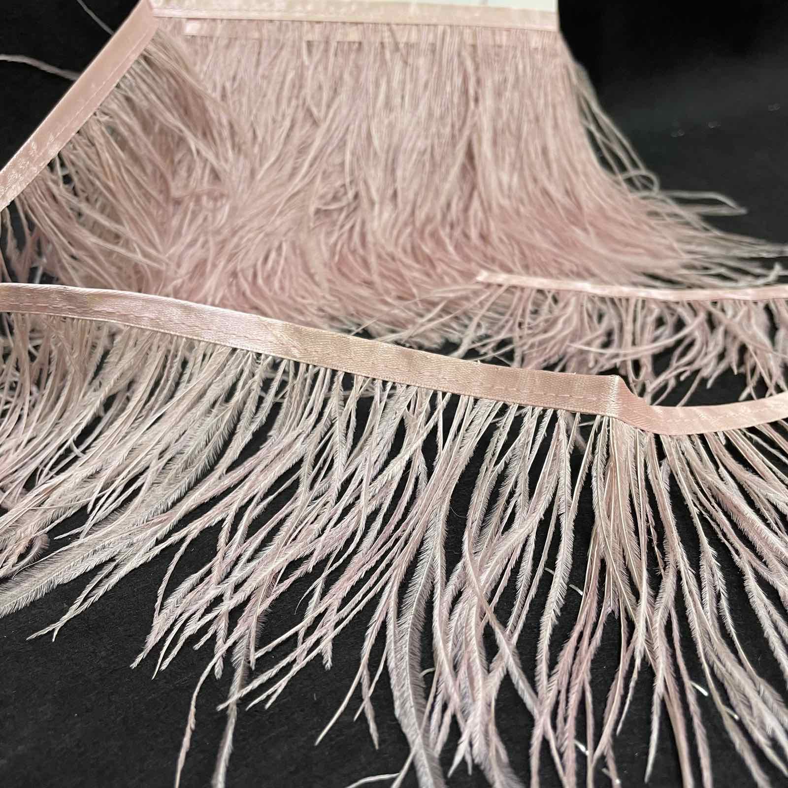 Перья в рулоне 10-14см, пудрово-розовый., ярд. Перья