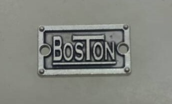 Лейба металл BosTon 16*9мм, выпуклый лого, OLD ZINC, шт. Лейба Металл