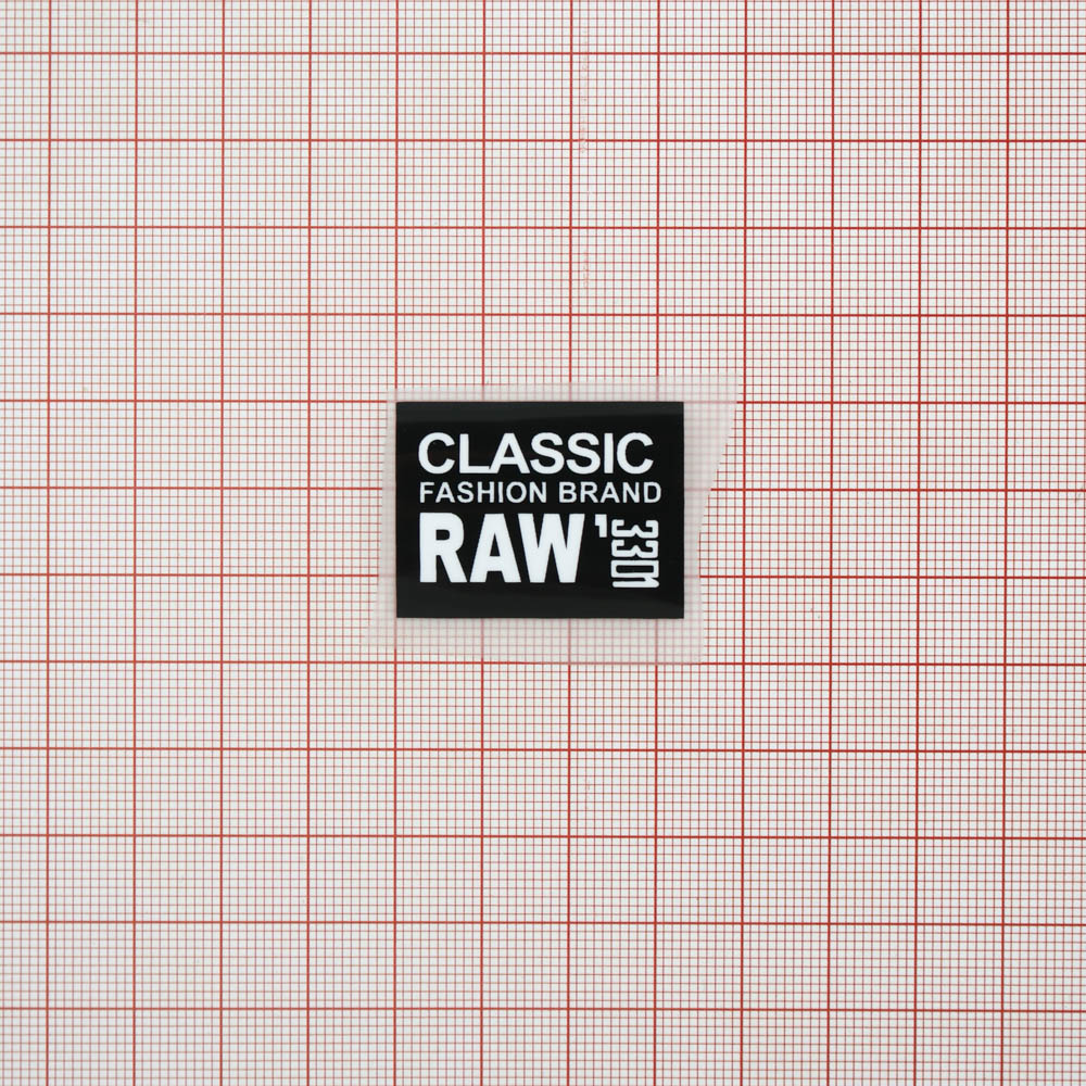 Термоаппликация резиновая CLASSIC RAW черная прямоугольная 33*25мм белый текст, шт. Термопереводки Резиновые, Термопленка