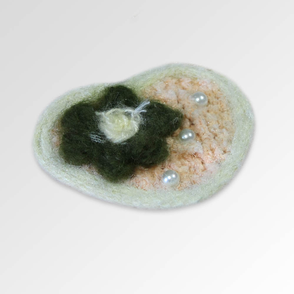 Аппликация вязаная пришивная Сердце Корона 6*7см светло-розовая, бежевая, болотная, корона золотой глиттер, белый жемчуг, шт. Аппликации Пришивные Кружевные Вязаные