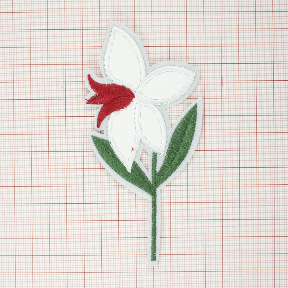 Нашивка тканевая Лилия белая 14*7см бордовый, зеленый, белый кожзам. Нашивка Вышивка, Ткань