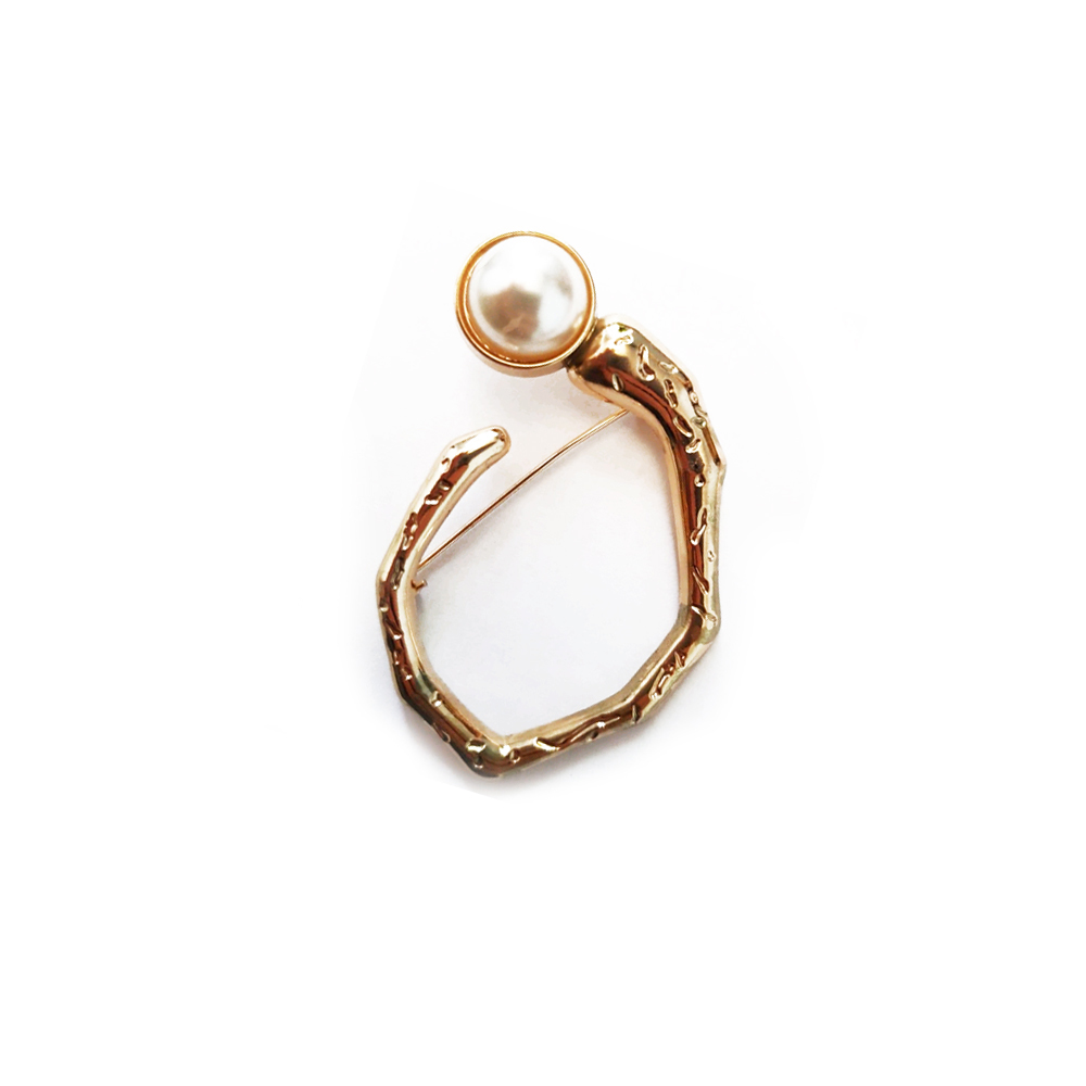 Брошь Лоза 6,5*4см gold и белый жемчуг, шт. Броши