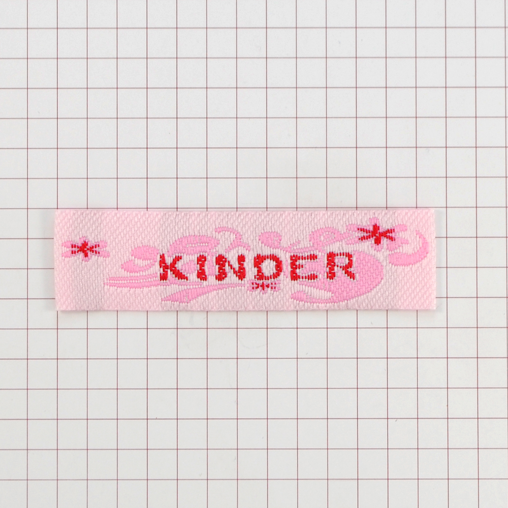 Этикетка тканевая вышитая шт. Kinder розовая / шт. Вышивка / этикетка тканевая
